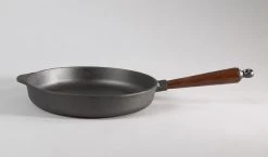 Poele Sauteuse Fonte Ă 28 Cm - PoignĂ©e HĂȘtre